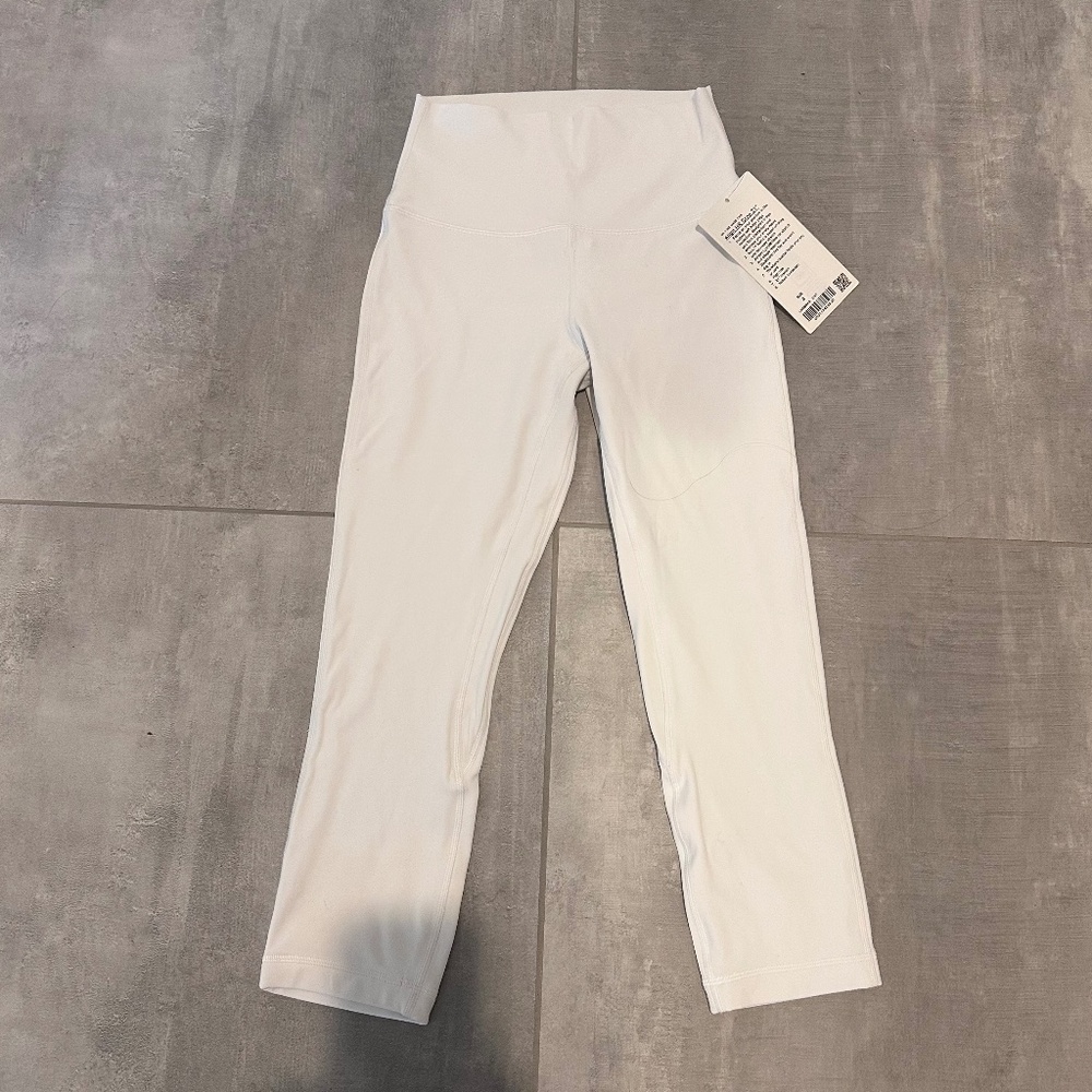 New with tags NWT Lululemon Align HR Crop 21" - White - Size 4